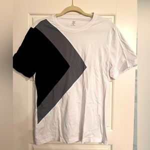 Men’s medium shirt by International Concepts